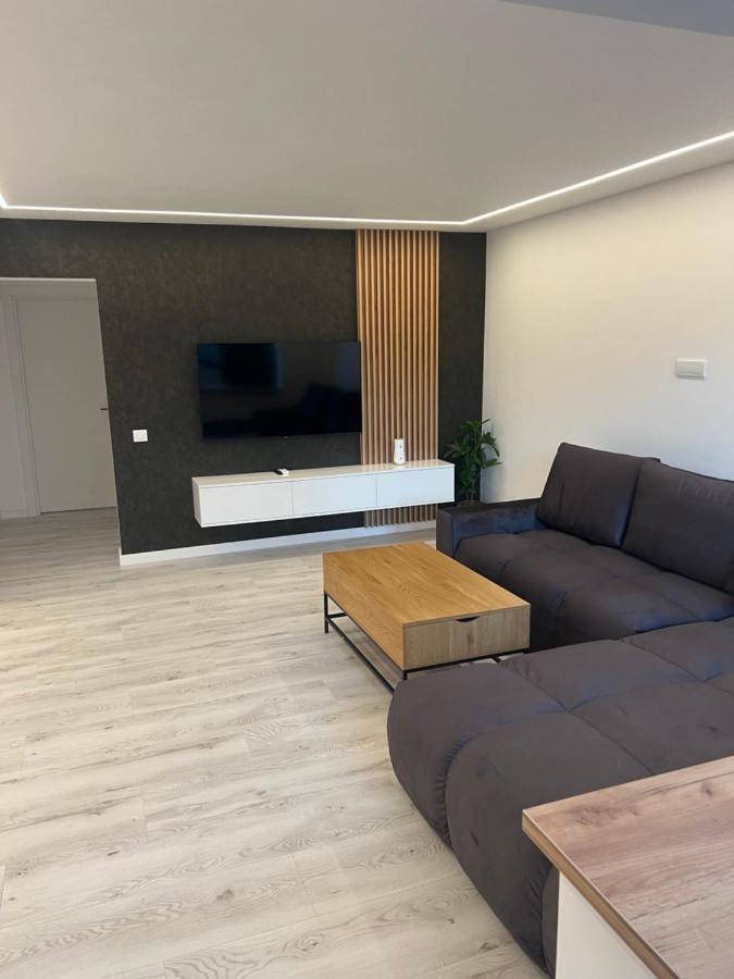 Modern Premium Apartment 1 Tergovistye Kültér fotó