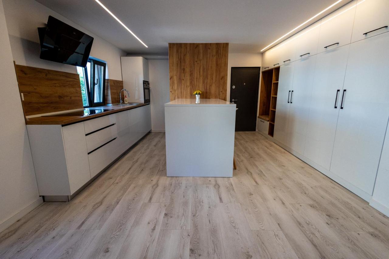 Modern Premium Apartment 1 Tergovistye Kültér fotó