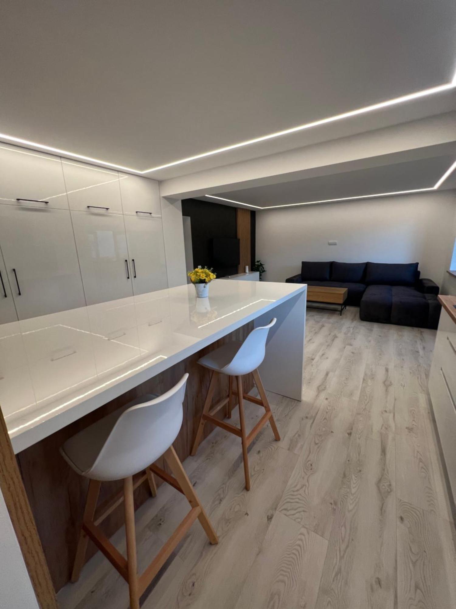 Modern Premium Apartment 1 Tergovistye Kültér fotó